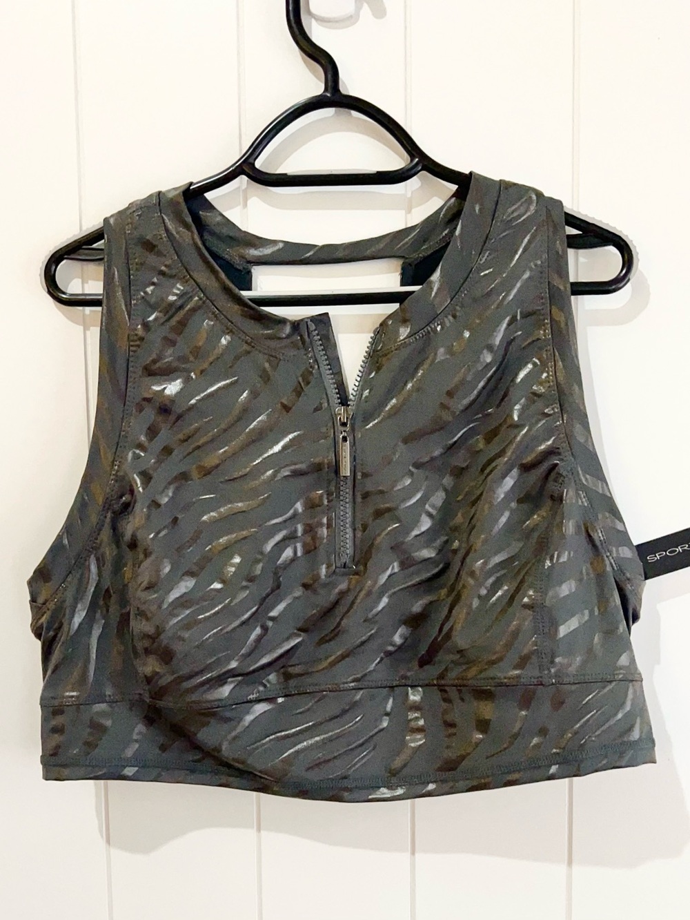 Tahari Sports Bra  Crop top NWT Athletic Size 1X Green
